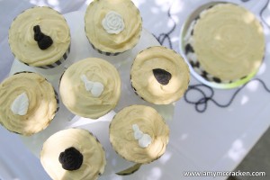 wedding cupcakes cake black white rose rabbit leaf